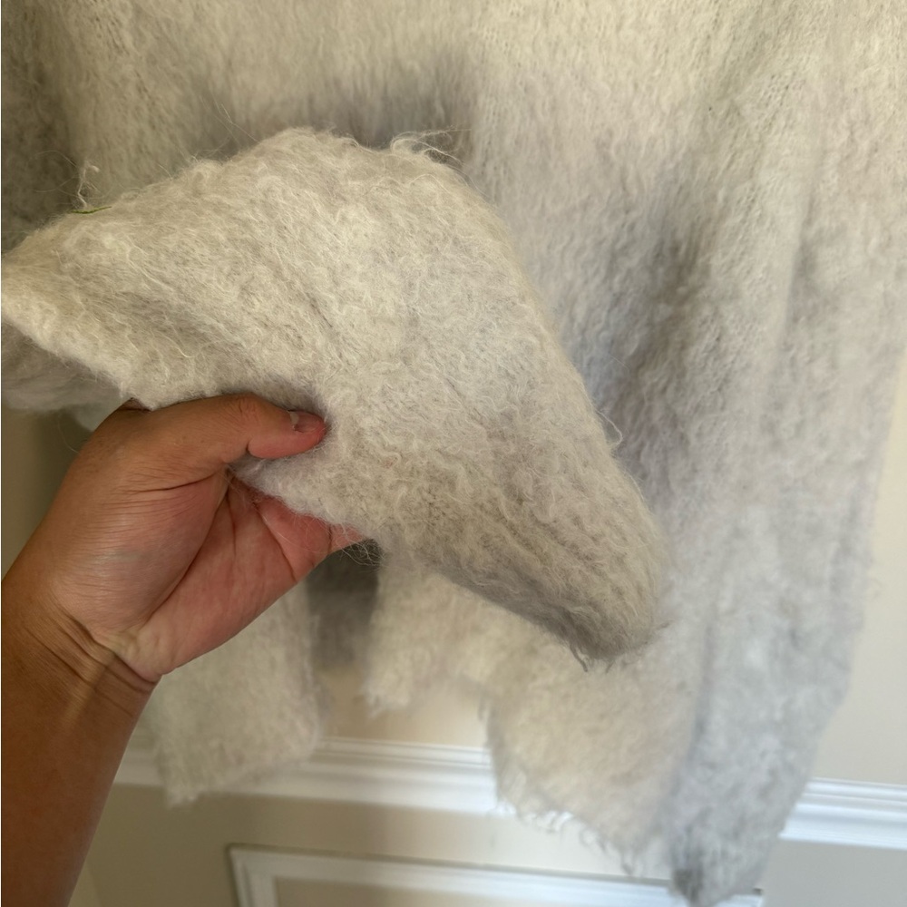 Madewell Ivory Brushed Fuzzy V-Neck Wool-Alpaca Blend Pullover Sweater Sz M - Picture 8 of 13